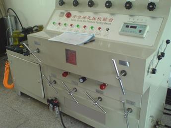 長(zhǎng)慶采氣廠安全閥試驗(yàn)臺(tái)調(diào)試