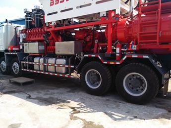 寶石集團(tuán)壓裂車機(jī)組密封測試現(xiàn)場圖片5