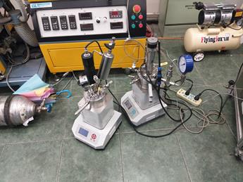 四川大學(xué)實(shí)驗(yàn)室氣動(dòng)增壓泵發(fā)泡實(shí)驗(yàn)圖片2